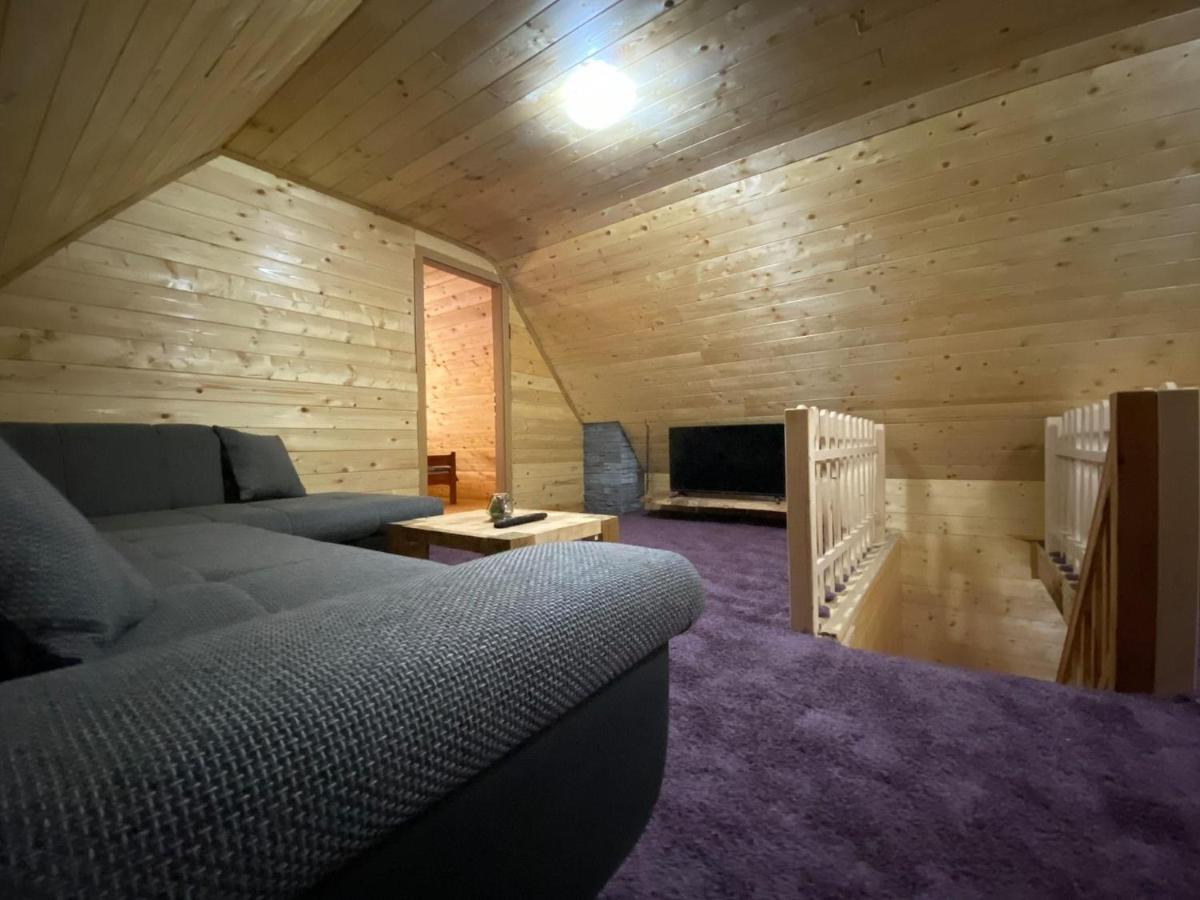 Вілла Wooden House With A Waterfall "Stipanov Mlin" Плитвицька Єзера Екстер'єр фото